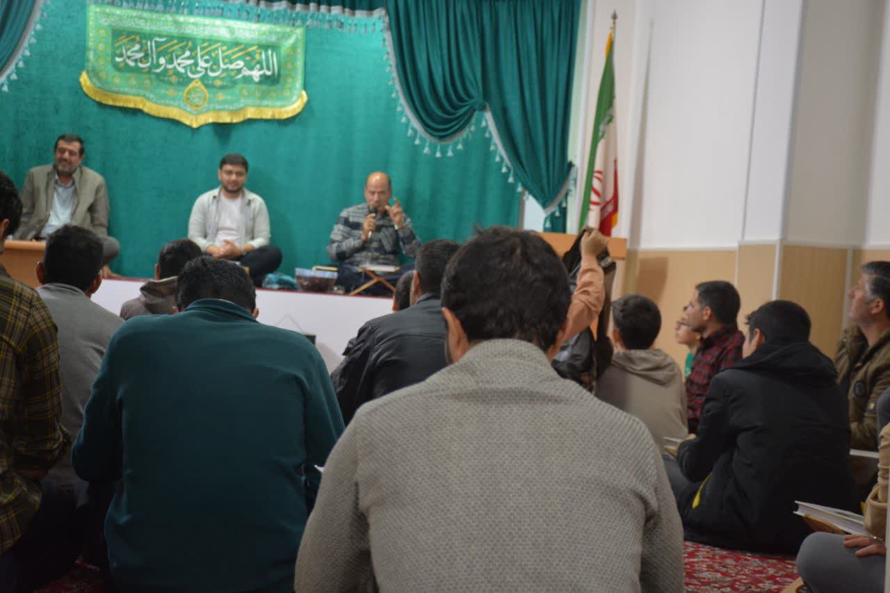 مجمع قاریان شهرستان اشتهارد ، چهارشنبه (۱۹ آذر ماه) مصادف با شب میلاد حضرت زهرا سلام الله علیها در دارالقرآن شهرستان برگزار گردید