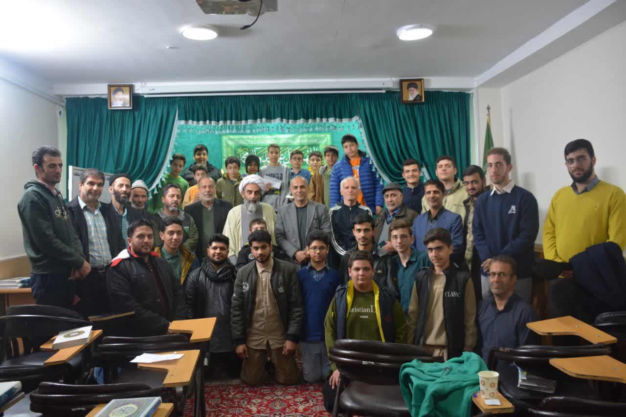 آخرین جلسه تفسیر موضوعی قرآن کریم در سال ۱۴۰۴ با کلام امام جمعه محترم اشتهارد برگزار شد