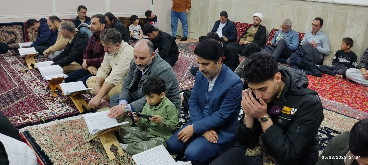 مجمع قاریان شهرستان اشتهارد با حضور علاقمندان به کلام وحی در حال برگزاری است
