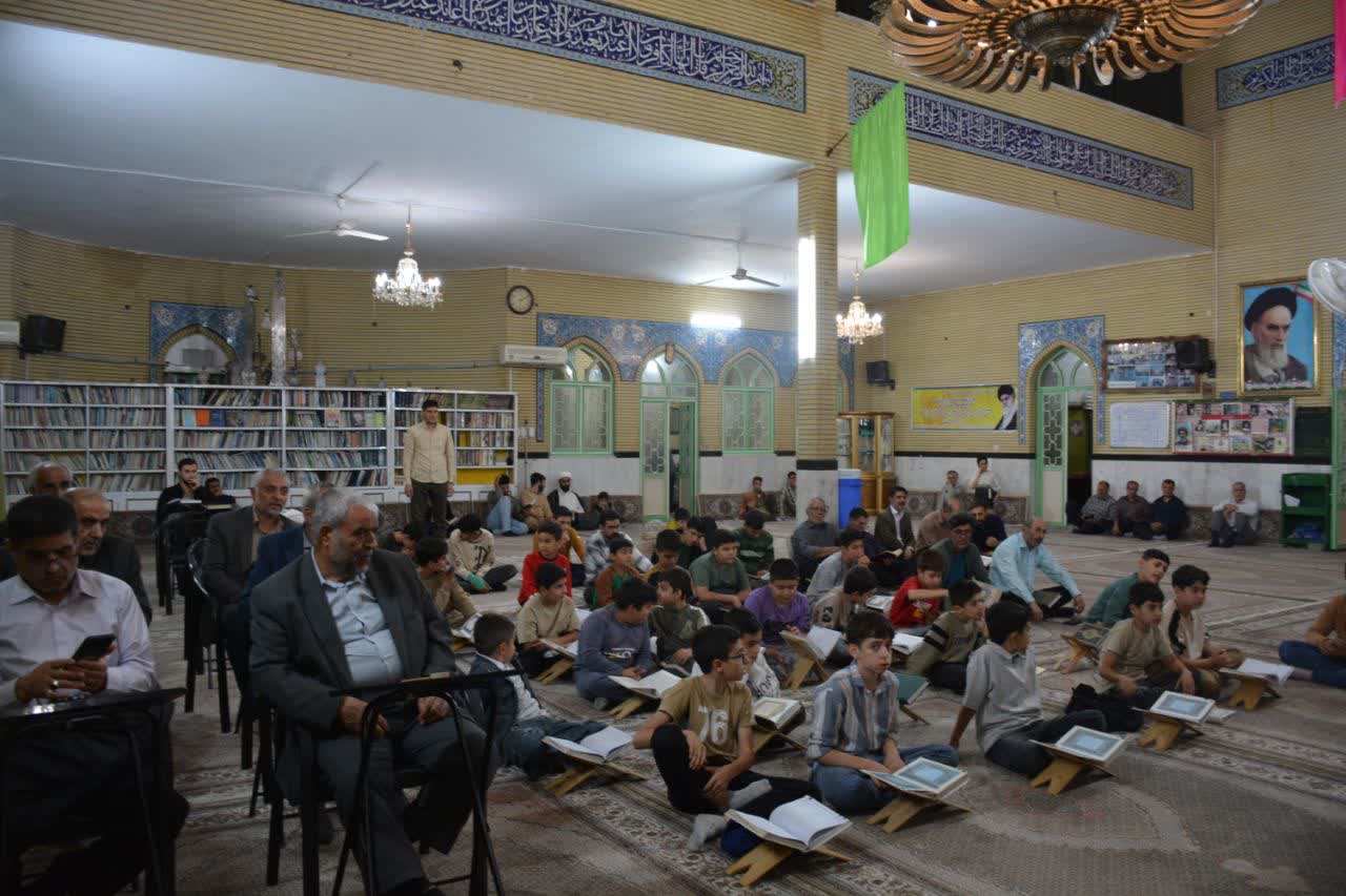 مجمع قاریان شهرستان اشتهارد در مسجد امام حسین (ع) واقع در شهرک وحدت برگزار گردید