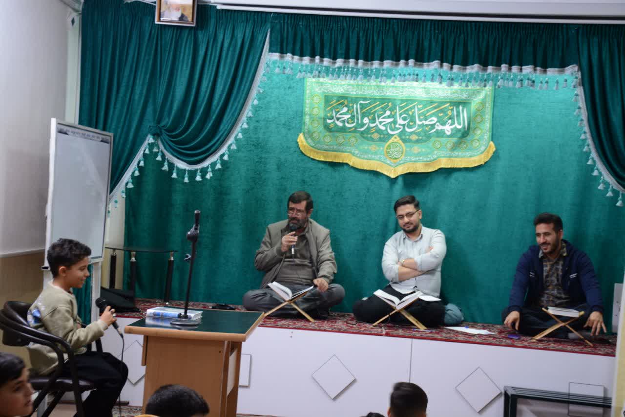 مسابقات قرآن و عترت بسیج شهرستان اشتهارد همزمان با مجمع قاریان شهرستان برگزار گردید