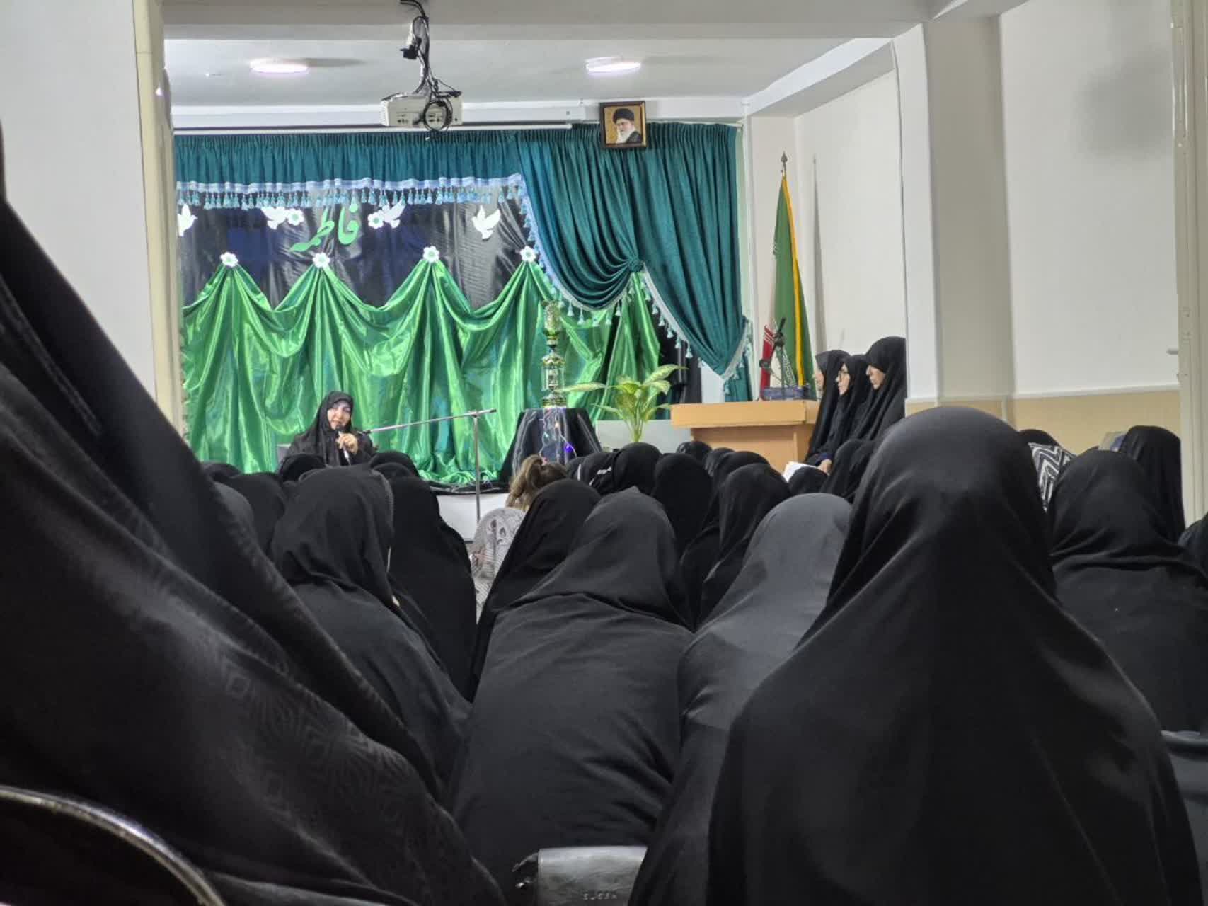 محفل شهدایی در دارالقرآن شهرستان اشتهارد برگزار شد