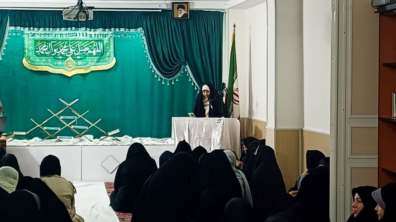 سومین جلسه مجمع حافظان قرآن کریم ویژه خواهران دارالقرآن شهرستان اشتهارد برگزار گردید