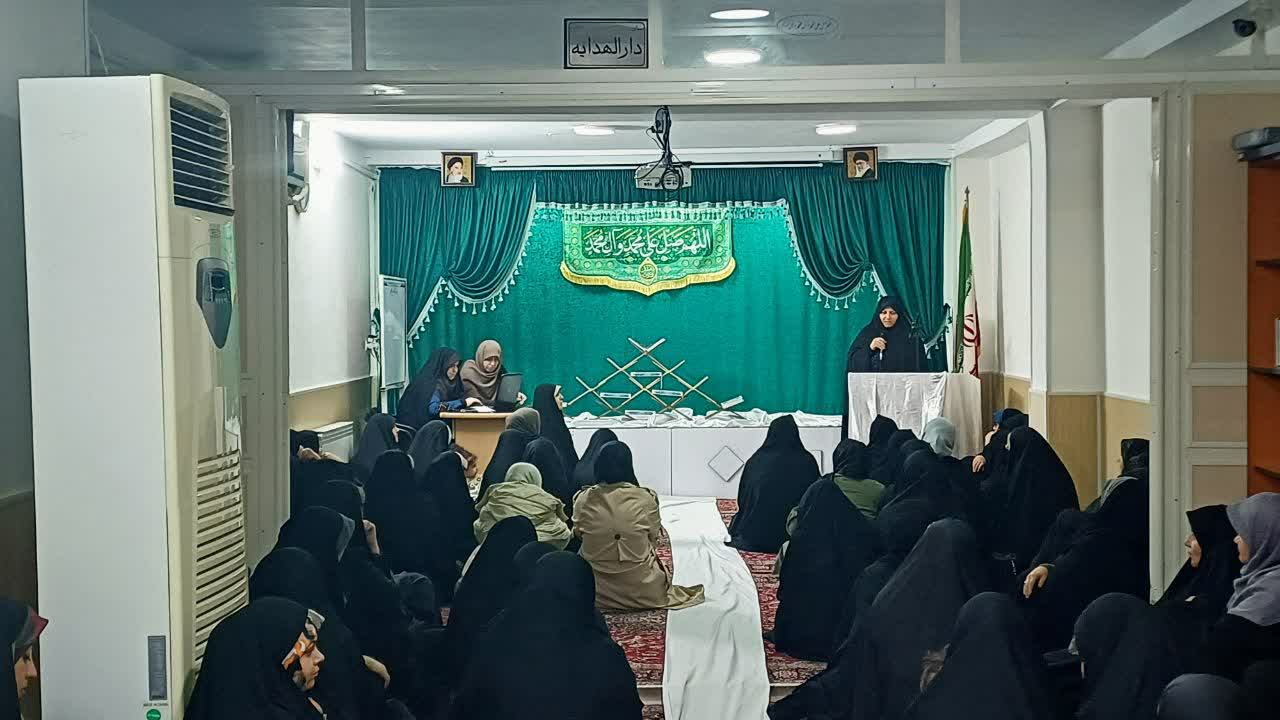 اولین جلسه مجمع حافظان قرآن کریم ویژه خواهران در دارالقرآن شهرستان اشتهارد برگزار گردید.