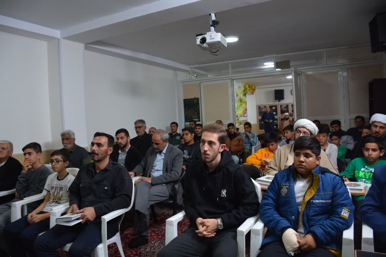 اولین جلسه تفسیر موضوعی قرآن کریم اشتهارد