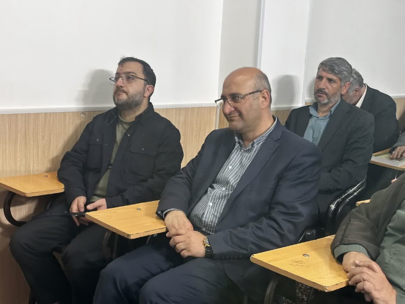 حضور دکتر علامتی (مدیرعامل کانون پرورش فکری کودکان و نوجوانان کشور)